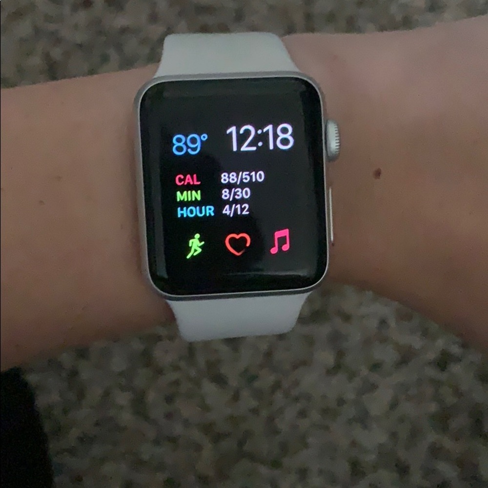 Series 3 Apple Watch 38 mm GPS white/silver